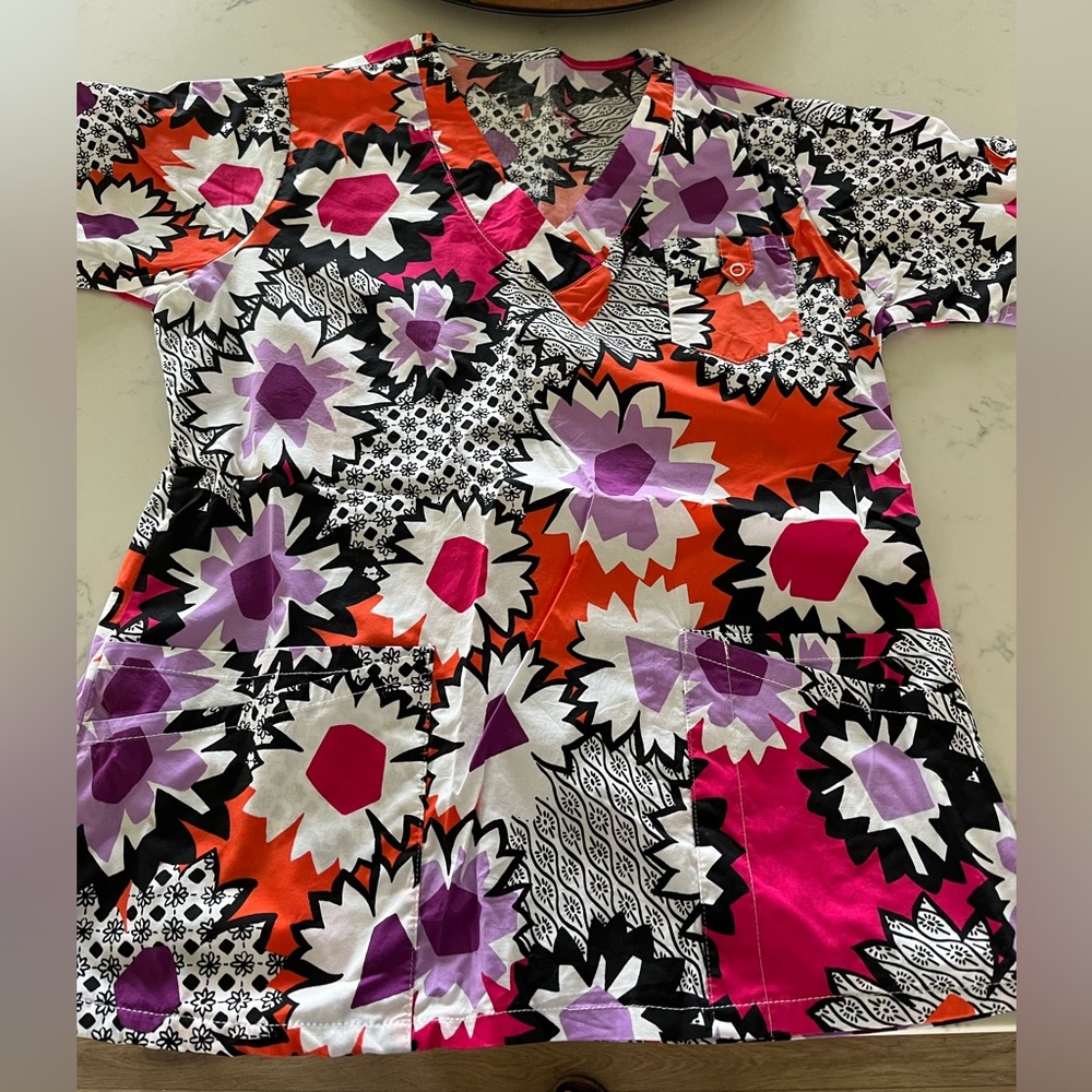 NWOT Butter Soft Stretch Scrub Top